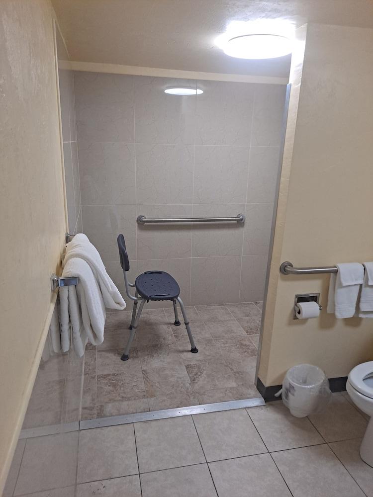 University Inn Hotel